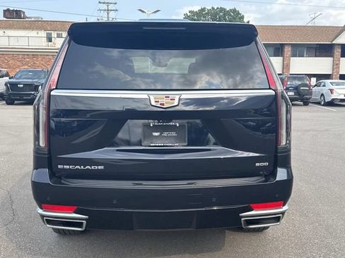 Certified 2024 Cadillac Escalade Premium Luxury w/ LPO, Floor Liner Package AWD/4WD image 7
