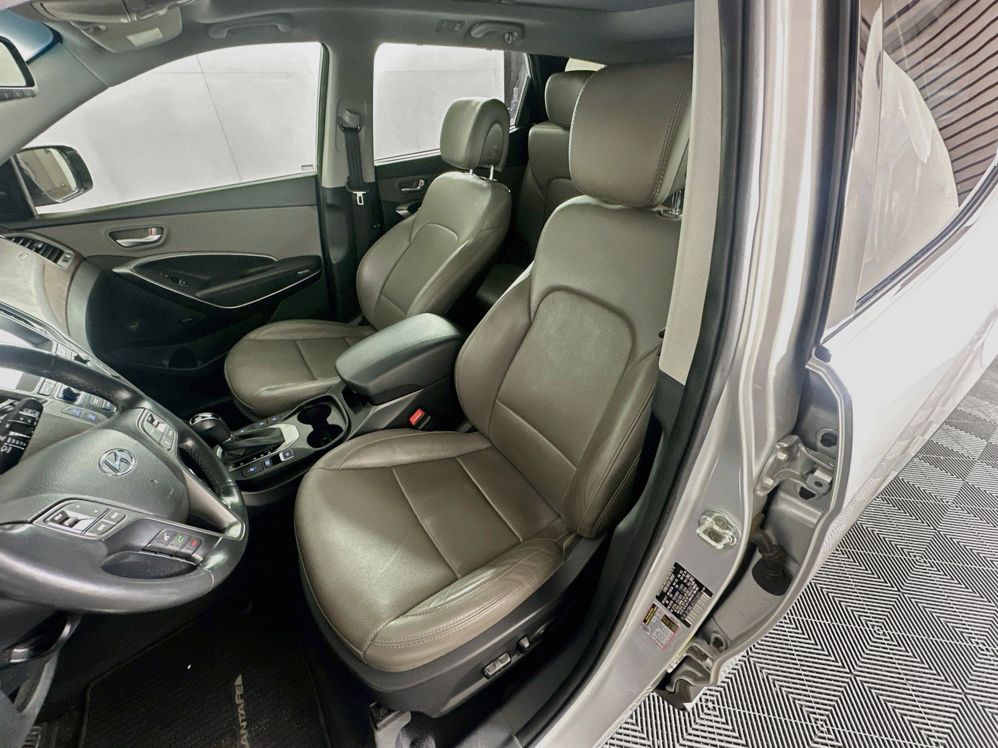 Used 2018 Hyundai Santa Fe Sport w/ 2.0T Ultimate Tech Package 05 FWD image 13