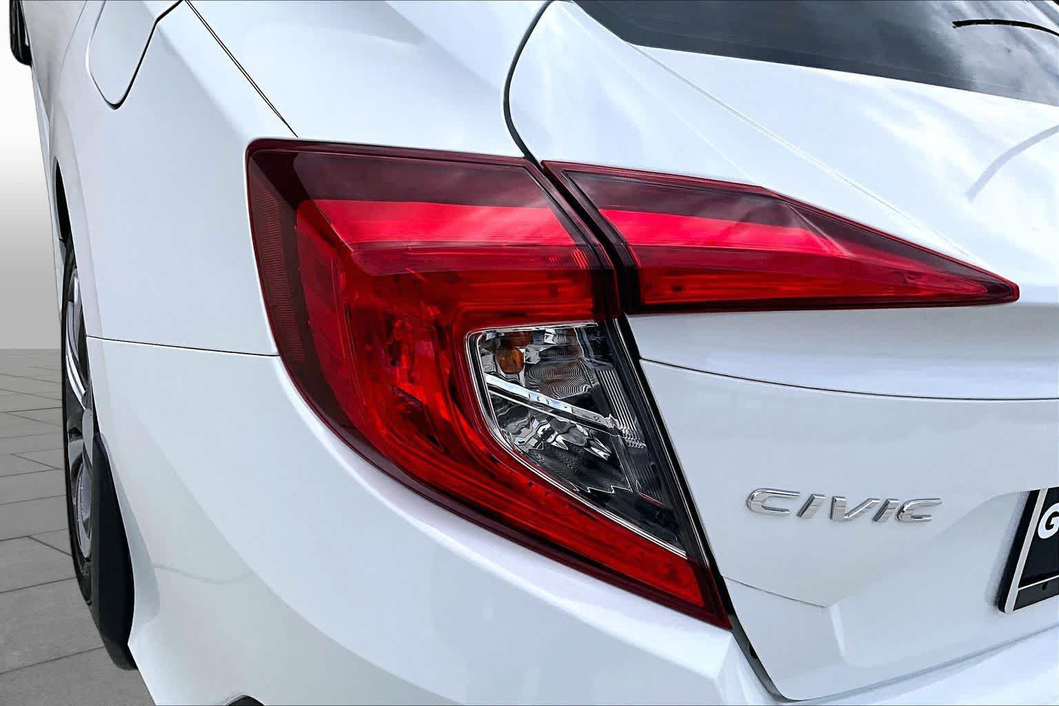 Used 2019 Honda Civic LX image 27