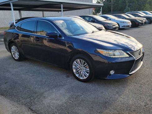 Used 2013 Lexus ES 350 w/ Luxury Pkg FWD image 3