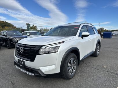 New 2025 Nissan Pathfinder SL