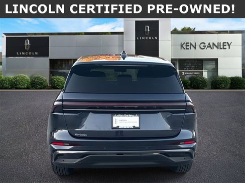 Used 2024 Lincoln Nautilus Premier w/ Jet Appearance Package image 4