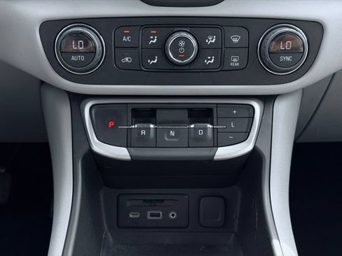 Used 2023 GMC Terrain SLT w/ Tech Package AWD/4WD image 38