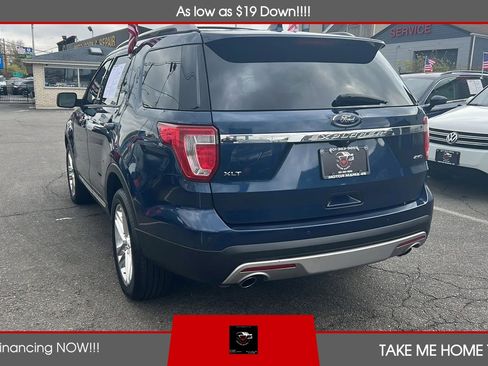 Used 2017 Ford Explorer XLT w/ Equipment Group 202A AWD/4WD image 3