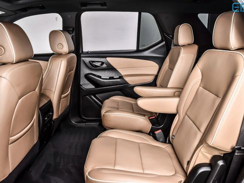 Used 2023 Chevrolet Traverse Premier image 21