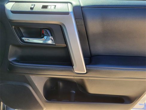 Used 2021 Toyota 4Runner SR5 Premium image 7