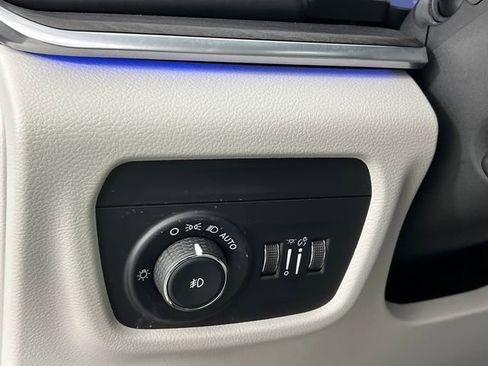 Used 2021 Jeep Grand Cherokee L Overland w/ Luxury Tech Group IV image 25