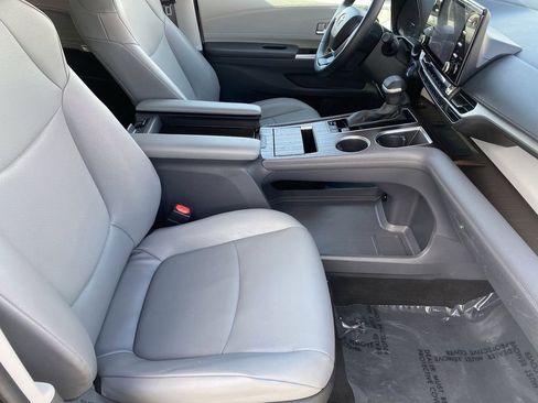 Certified 2023 Toyota Sienna XLE w/ XLE Plus Package FWD image 16