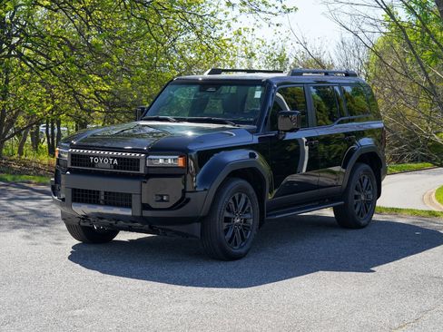 Used 2025 Toyota Land Cruiser w/ Premium Package AWD/4WD image 4