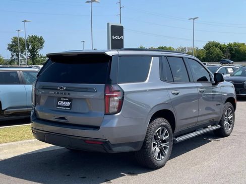 Used 2021 Chevrolet Tahoe Z71 w/ Luxury Package AWD/4WD image 8