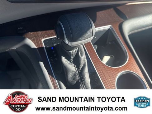 Used 2021 Toyota Sienna XLE image 21