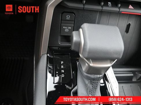 New 2026 Toyota Tundra Limited AWD/4WD image 16