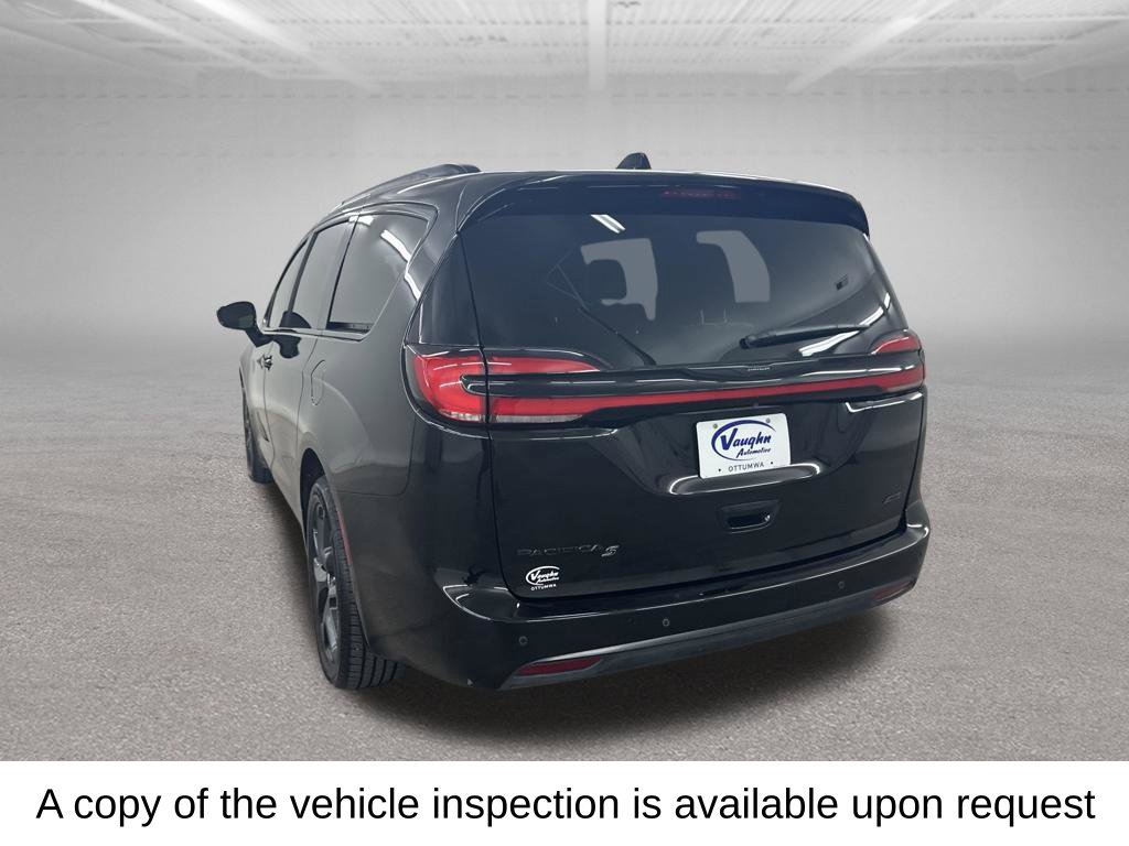 Used 2024 Chrysler Pacifica Touring-L w/ S Appearance Package AWD/4WD image 10