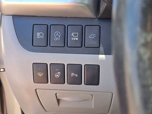 Used 2017 Toyota Highlander Limited Platinum FWD image 27