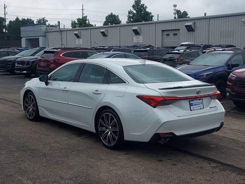 Used 2019 Toyota Avalon Touring w/ Advanced Safety Package FWD image 5