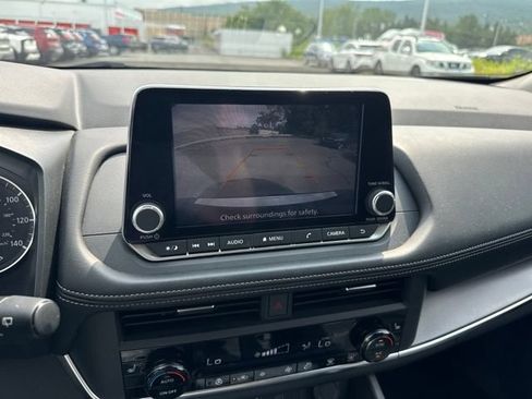 Certified 2024 Nissan Rogue SV w/ SV Premium Package AWD/4WD image 17