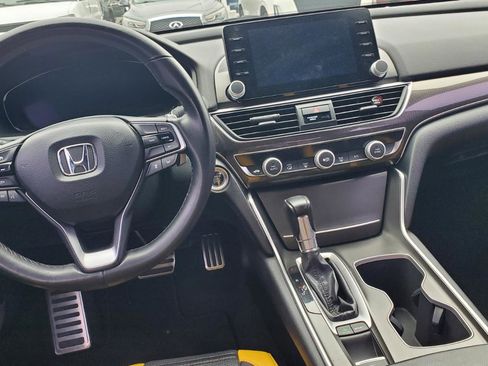 Used 2018 Honda Accord Sport image 7