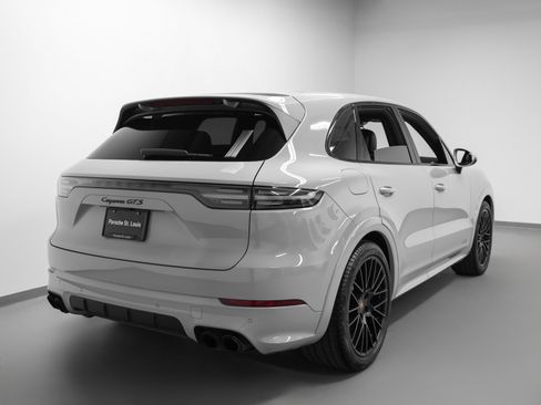 Used 2023 Porsche Cayenne GTS image 12