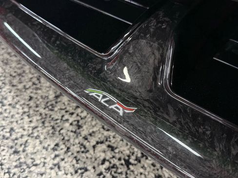 Used 2018 Lamborghini Huracan Performante image 27