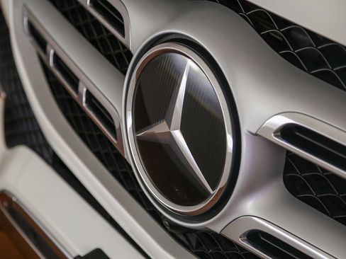 Used 2021 Mercedes-Benz GLS 450 4MATIC image 9