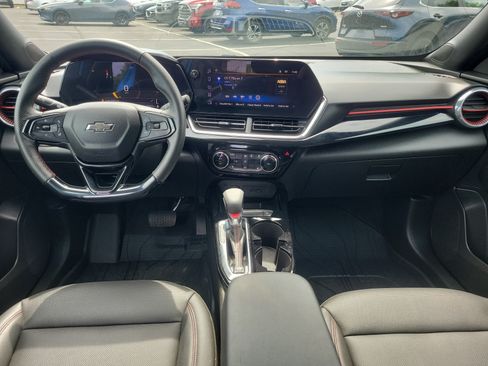Used 2025 Chevrolet Trax RS w/ Driver Confidence Package FWD image 11
