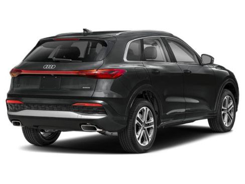 Used 2025 Audi Q5 Premium Plus w/ Premium Plus AWD/4WD image 5