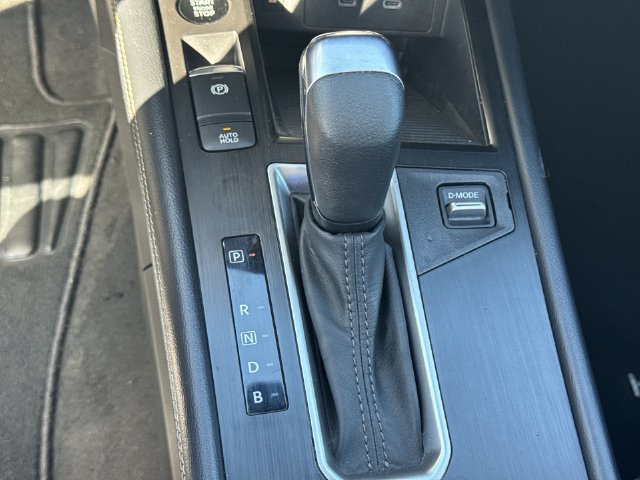 Used 2025 Nissan Kicks SV AWD/4WD image 15