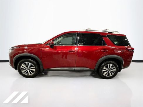 Used 2022 Nissan Pathfinder SL w/ SL Black Package AWD/4WD image 6