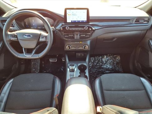 Certified 2024 Ford Escape ST-Line image 9