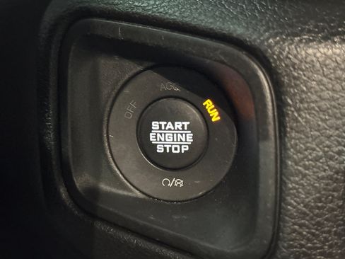 Used 2024 Jeep Wrangler Unlimited AWD/4WD image 21