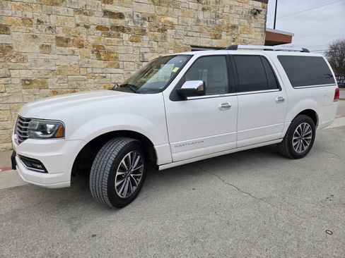 Used 2015 Lincoln Navigator L 2WD image 2