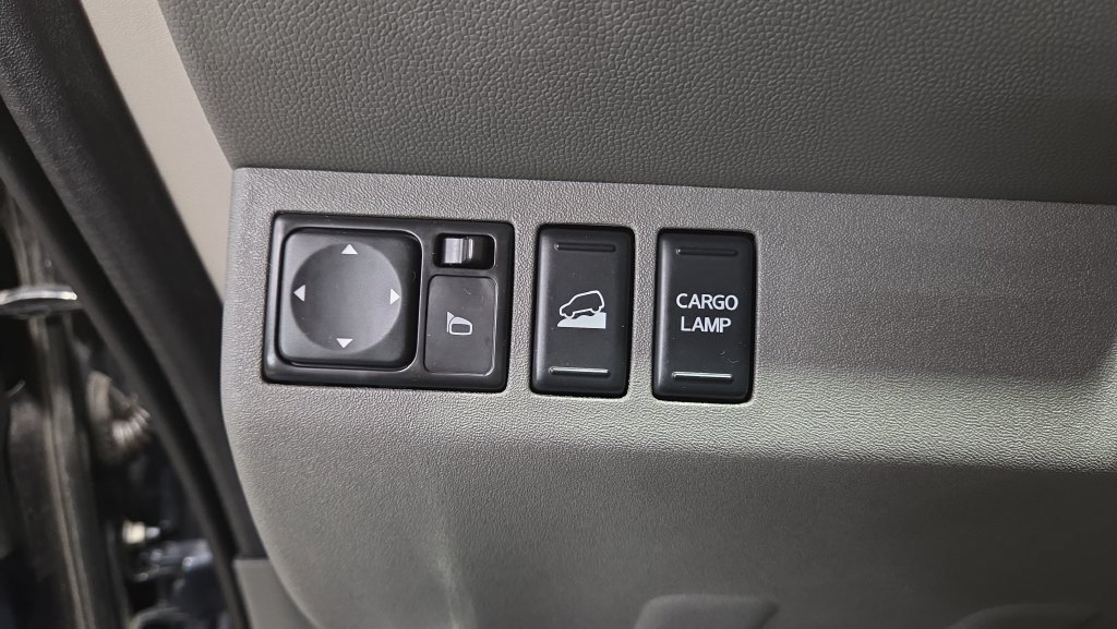 Used 2018 Nissan Frontier SV AWD/4WD image 9