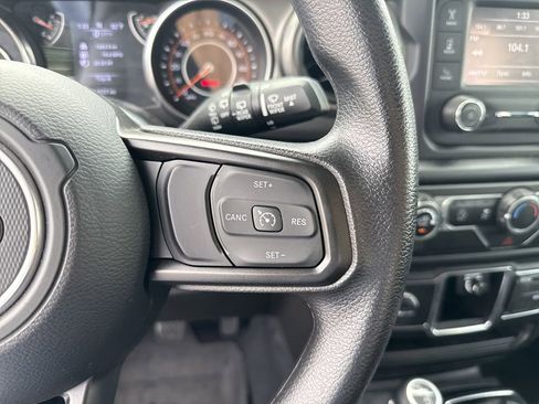 Certified 2022 Jeep Wrangler Sport AWD/4WD image 15