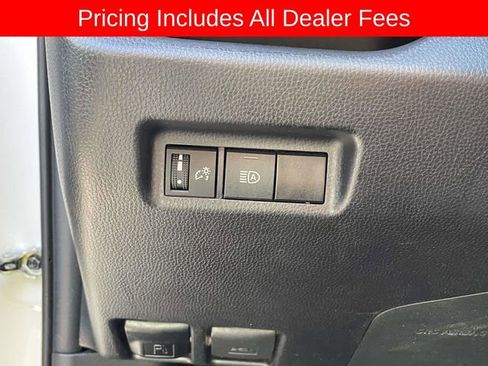 Used 2024 Toyota RAV4 XLE AWD/4WD image 22
