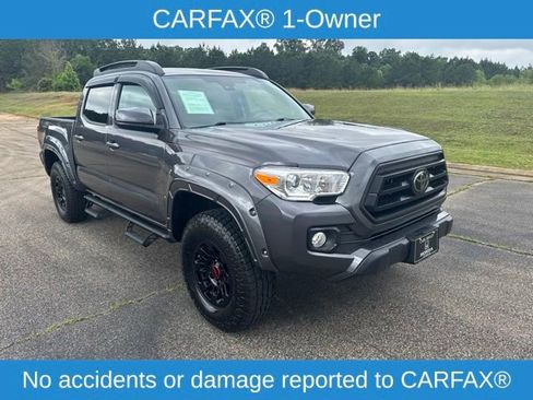 Used 2022 Toyota Tacoma SR AWD/4WD image 2