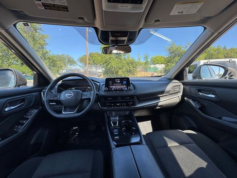 Used 2025 Nissan Rogue SV image 35