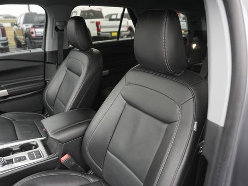 Certified 2022 Ford Explorer Limited w/ Equipment Group 301A image 10