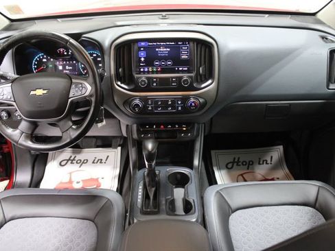 Used 2022 Chevrolet Colorado Z71 image 2