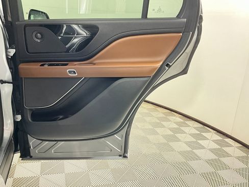Certified 2024 Lincoln Aviator Reserve w/ Equipment Group 201A image 25