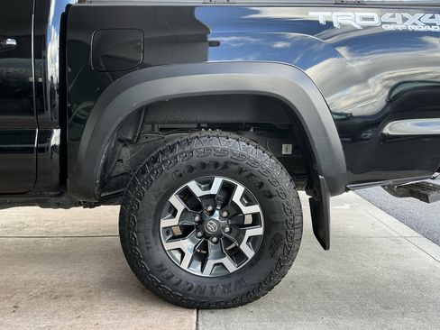 Certified 2023 Toyota Tacoma TRD Off-Road image 23