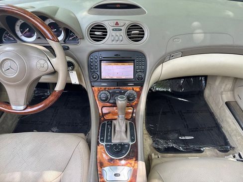 Used 2011 Mercedes-Benz SL 550 image 21