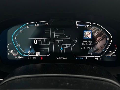 Used 2023 BMW 540i xDrive w/ Premium Package image 29