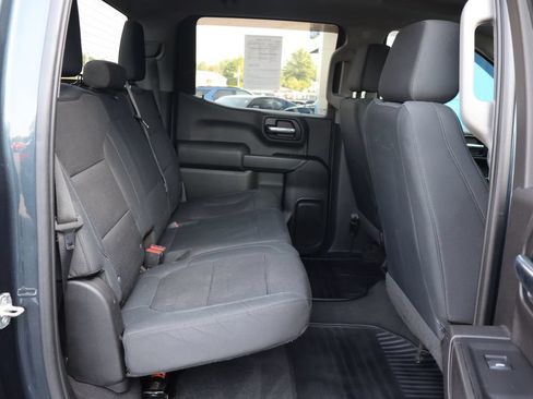 Used 2019 Chevrolet Silverado 1500 Custom Trail Boss w/ Custom Convenience Package AWD/4WD image 16