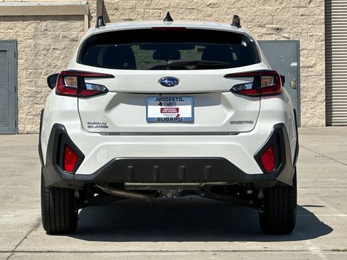 Used 2025 Subaru Crosstrek 2.0i Premium AWD/4WD image 4