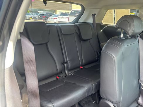 Used 2026 Kia Carnival FWD image 31