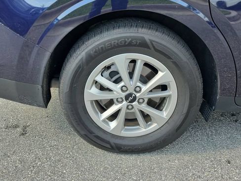 Certified 2022 Kia Carnival LX FWD image 5