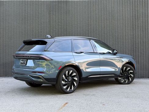 Used 2026 Lincoln Nautilus Reserve w/ Jet Appearance Package AWD/4WD image 6