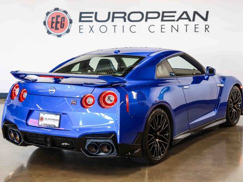 Used 2024 Nissan GT-R w/ Floor Mat Package AWD/4WD image 11