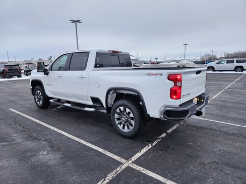 New 2026 Chevrolet Silverado 3500 LT image 3