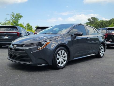 Used 2024 Toyota Corolla LE FWD image 27